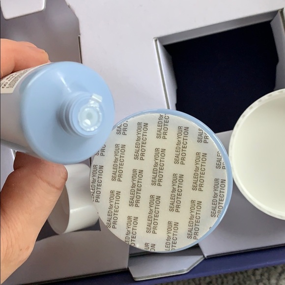 💕HP💕Comfort Zone Hydramemory skincare kit - Picture 4 of 6